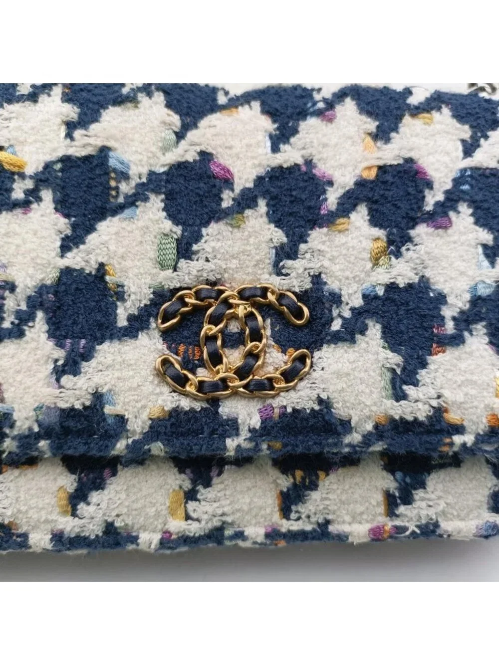 Chanel 19 Flap Bag Houndstooth White Navy Fabric